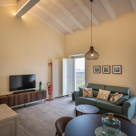 Il Casale Degli Ulivi - Agriturismo - Tenimenti Leone Lanuvio Exterior photo